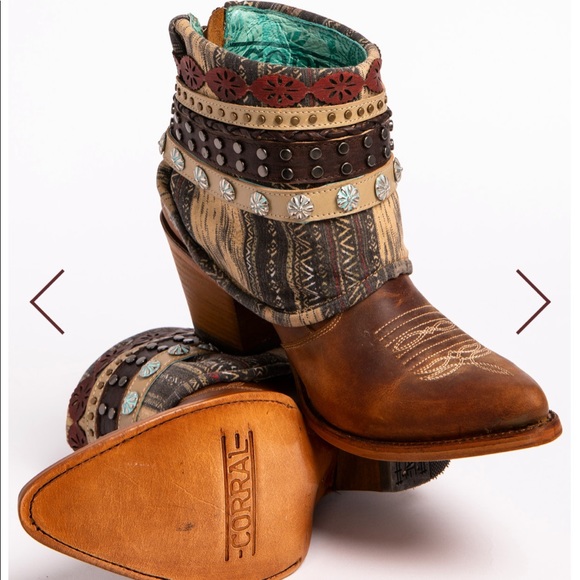 Corral Shoes - ✨HP✨Corral Honey Studded Woven Harness Booties